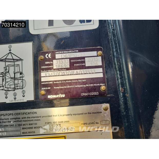 2015 كوماتسو D61PXI-23-46065420