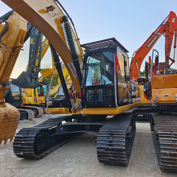 2025 كاتربيلر 320DL-46065999