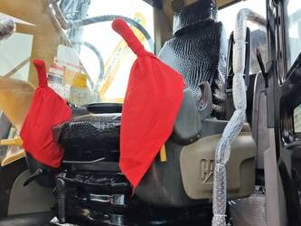 2025-caterpillar-320dl-1433682-46066003