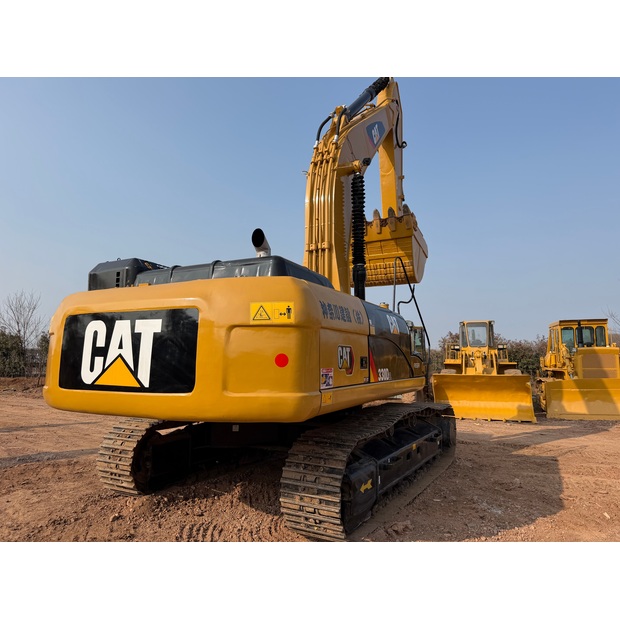 2022 Caterpillar 330D2L-46066135