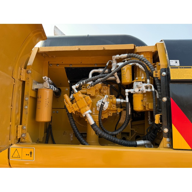 2022 Caterpillar 330D2L-46066139