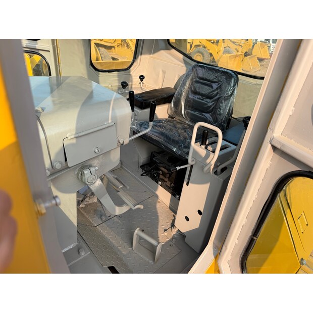 2017 Caterpillar D7G-46066158