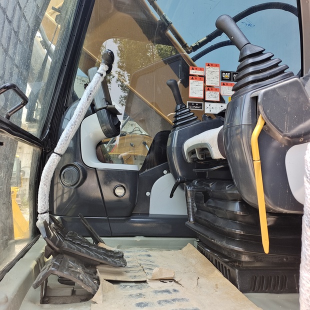 2025 Caterpillar 324DL-46067472