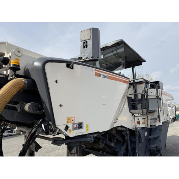 2017 فيرتجين W 250i-46067608