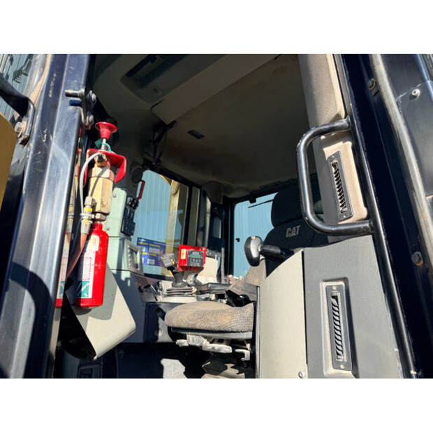 2017 Caterpillar D9T-46068174