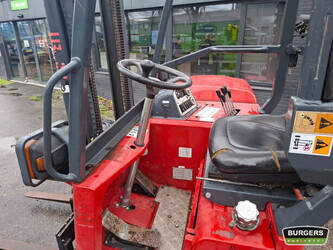 2011-moffet-m5-25-4-46068763