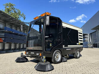 Image for SWEEPERS 2025 Kremer KRS500