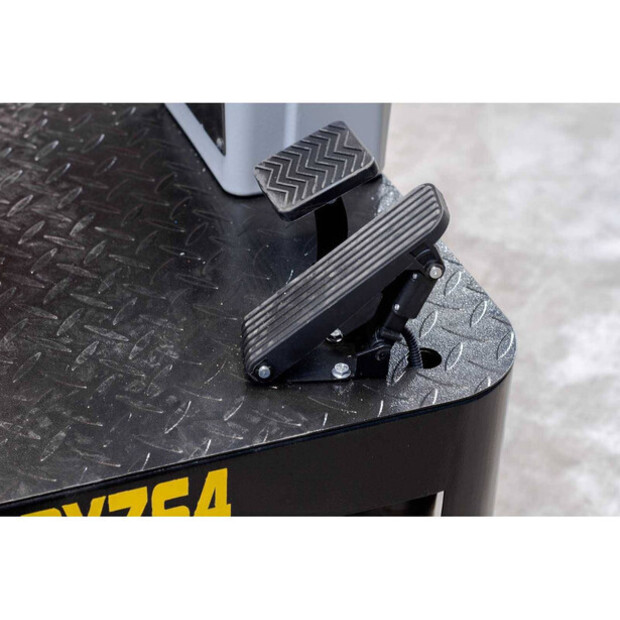 2025 Kremer KRYZS4 Zit-46069640