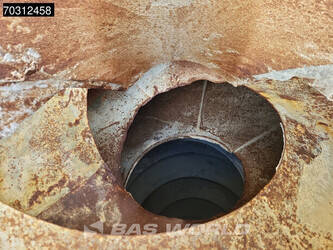 2016-mercedes-benz-arocs-3240-1433754-46070013