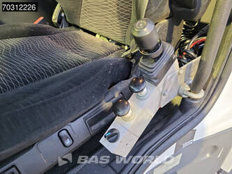 2016-mercedes-benz-arocs-3248-46070370