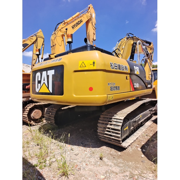 2025 Caterpillar 324D2L-46085420