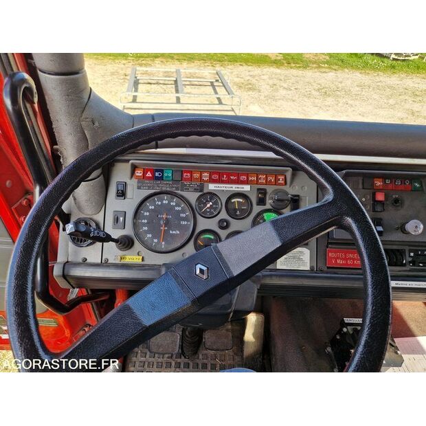 1998 Renault M210-46085894