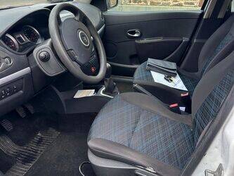 2008-renault-clio-1433602-46086214