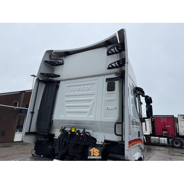 2017 Iveco AS440T/P-46086799