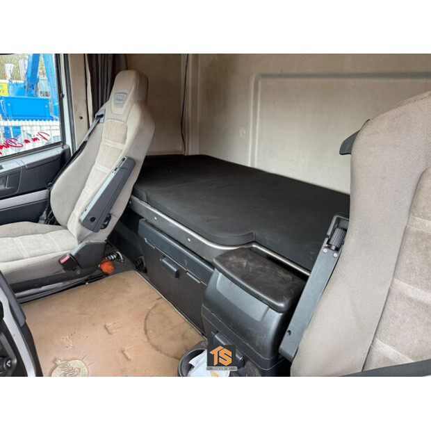 2017 Iveco AS440T/P-46086807