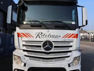 2015-mercedes-benz-actros-1433979-46087208