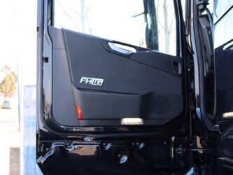 2014-volvo-fh16-750-1433984-46087660