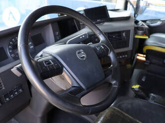 2014-volvo-fh16-750-1433984-46087667