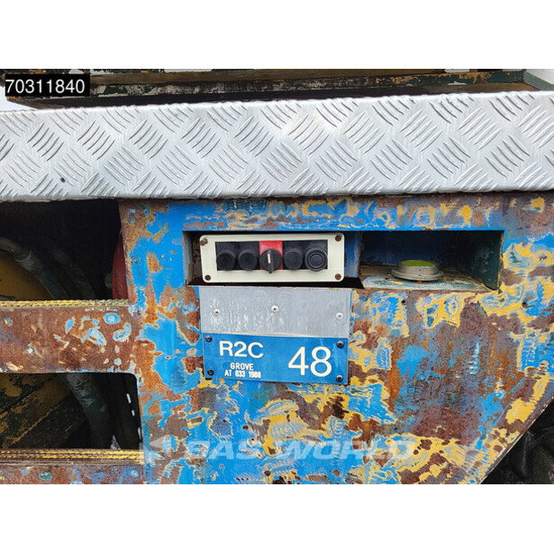 1988 GROVE AT633-46089338