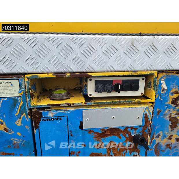 1988 GROVE AT633-46089339