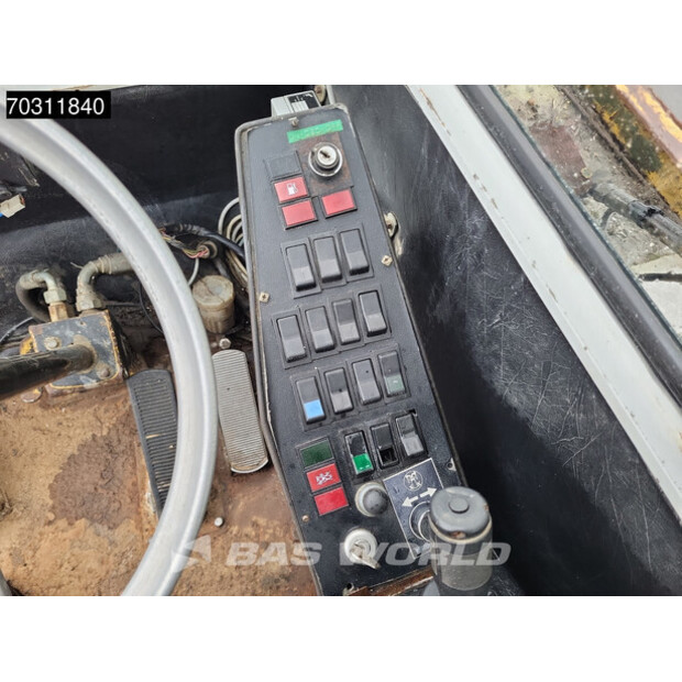 1988 GROVE AT633-46089355