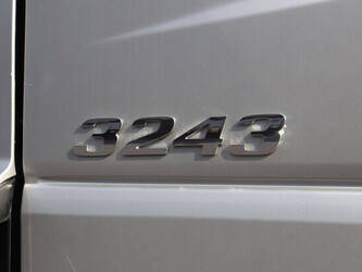 2013-mercedes-benz-axor3243-46091520