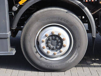 2013-mercedes-benz-axor3243-46091524