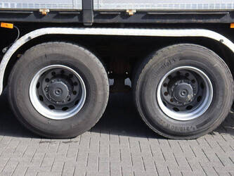 2013-mercedes-benz-axor3243-46091526