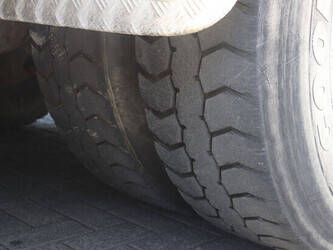 2013-mercedes-benz-axor3243-46091529