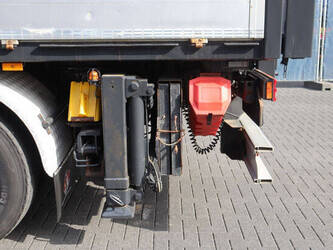 2013-mercedes-benz-axor3243-46091533