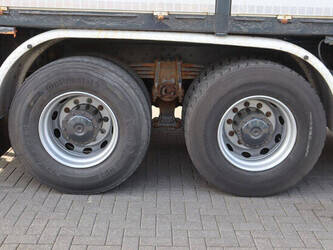 2013-mercedes-benz-axor3243-46091538