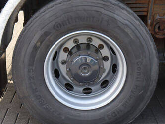 2013-mercedes-benz-axor3243-46091539