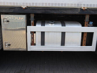 2013-mercedes-benz-axor3243-46091541