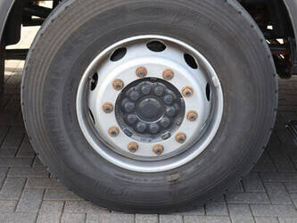 2013-mercedes-benz-axor3243-46091543