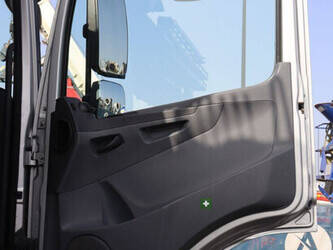 2013-mercedes-benz-axor3243-46091551