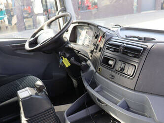 2013-mercedes-benz-axor3243-46091553
