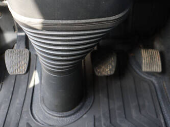 2013-mercedes-benz-axor3243-46091559