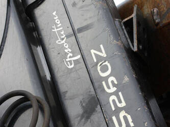 2019-mercedes-benz-arocs-2858-1434067-46091864