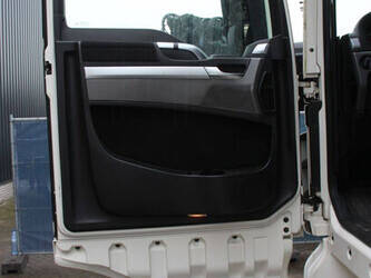 2017-man-tgx-18-480-1434075-46092302