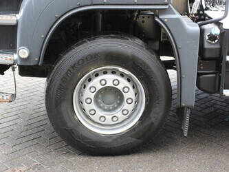 2018-man-tgs-33-420-46092391