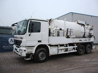 صورة ل شاحنات صندوقية 2008 مرسيدس بنز 930.24