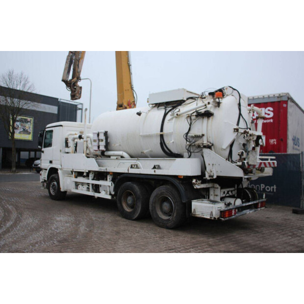 2008 Mercedes-Benz 930.24-46092426