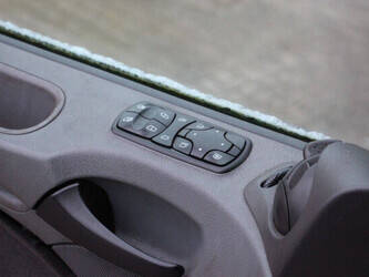 2008-mercedes-benz-930-24-1434078-46092461