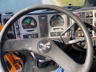 2002-man-41-464-1434085-46092683