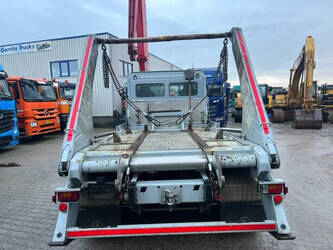 2016-mercedes-benz-1327-1434086-46092689