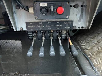 2016-mercedes-benz-1327-1434086-46092691