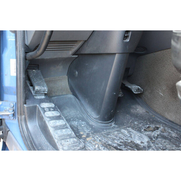 2015 داف CF EURO 6-46092823