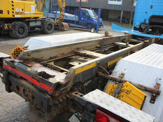 2012-mercedes-benz-actros-2548-1434090-46092856