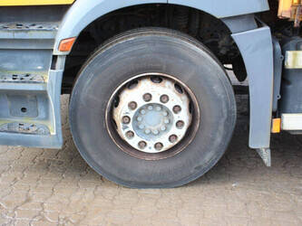 2014-mercedes-benz-antos-2540-1434093-46092983