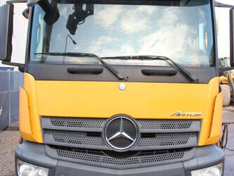 2014-mercedes-benz-antos-2540-1434094-46093021